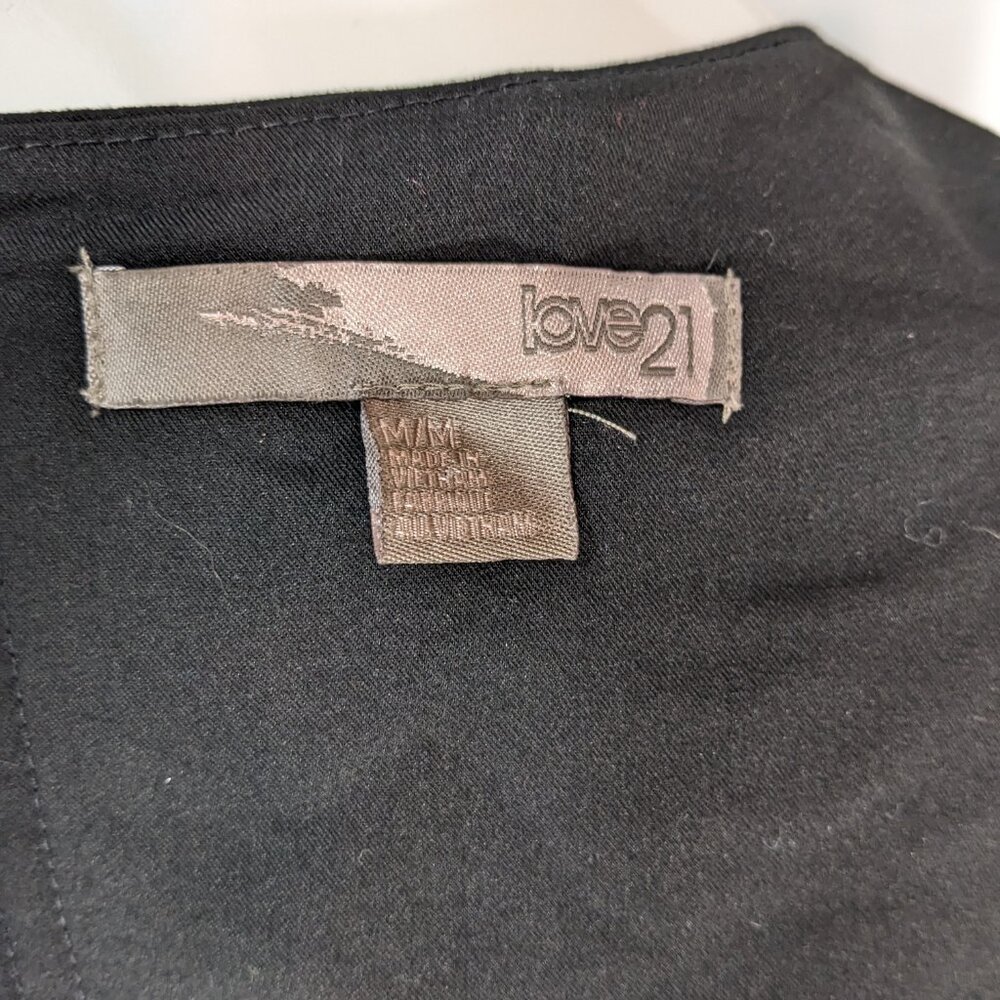 Forever 21 Fitted Black Dress (like new) - Picture 5 of 5